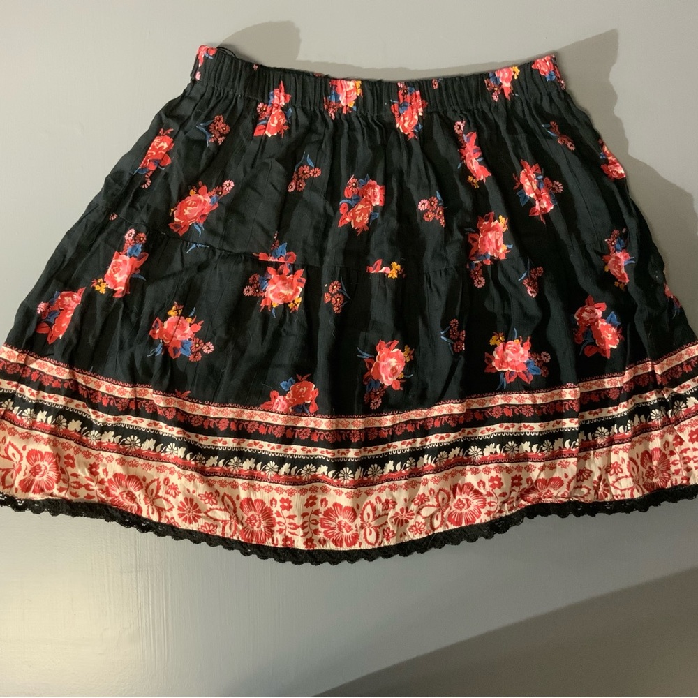 Black and Floral Flare Skirt 🌸 3 for $15
